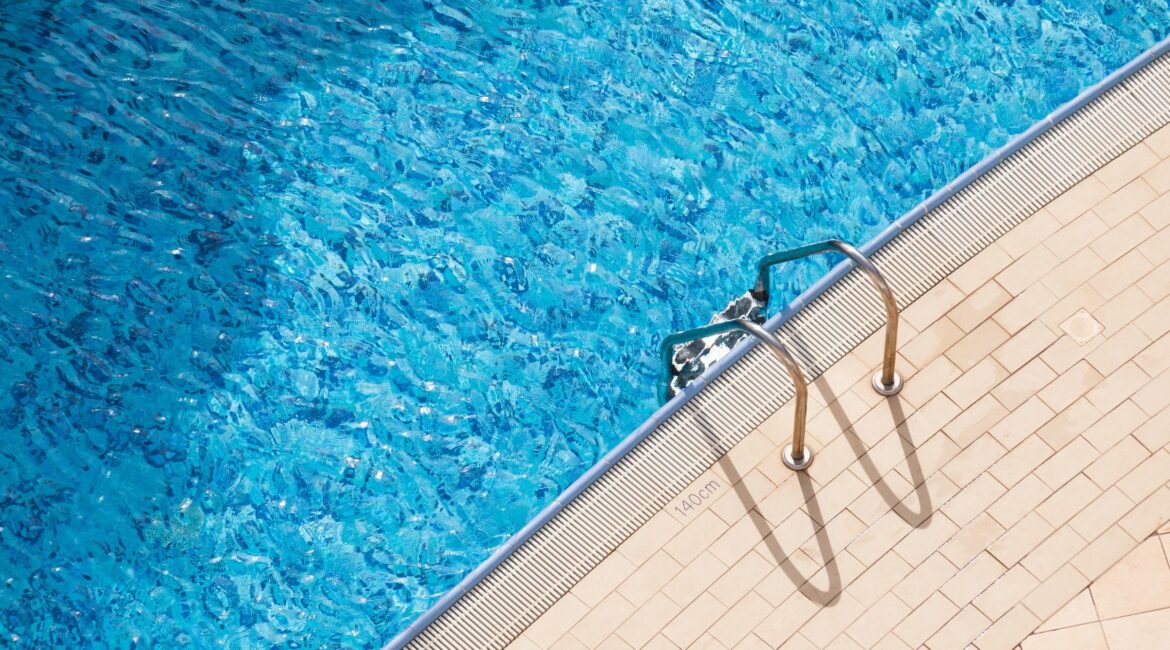 pool-maintenance-guide-for-community-hotels-clubs-cover