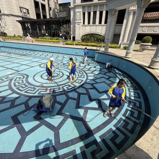 泳池保養泳池清潔案例-2