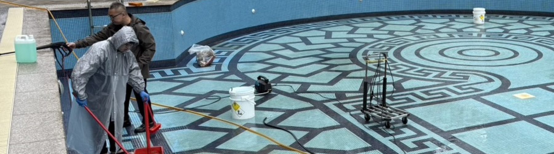 pool-maintenance-working-process 台北內湖區泳池清潔過程-高壓清潔
